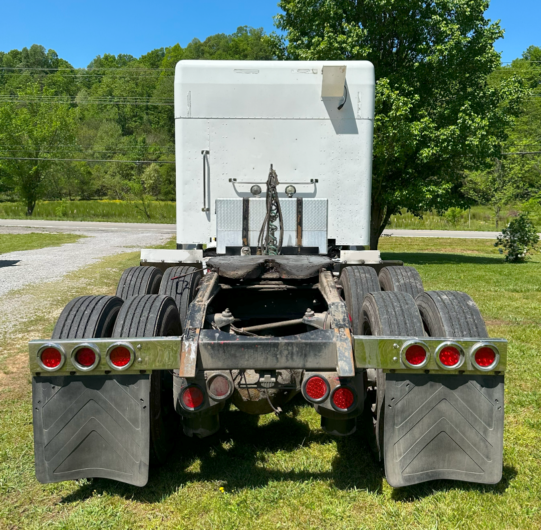 2009 PETERBILT 386 - Image 4